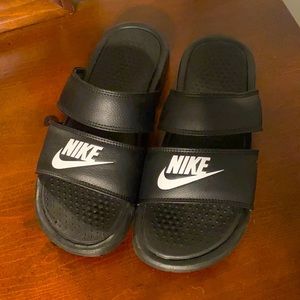 Nike slide on shoes